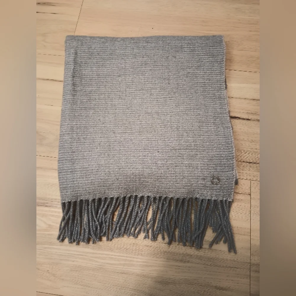 Calvin Klein blanket scarf